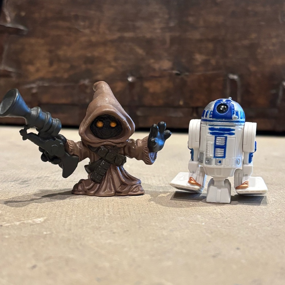 Star Wars Galactic Heroes R2-D2 and Jawa Figure Set